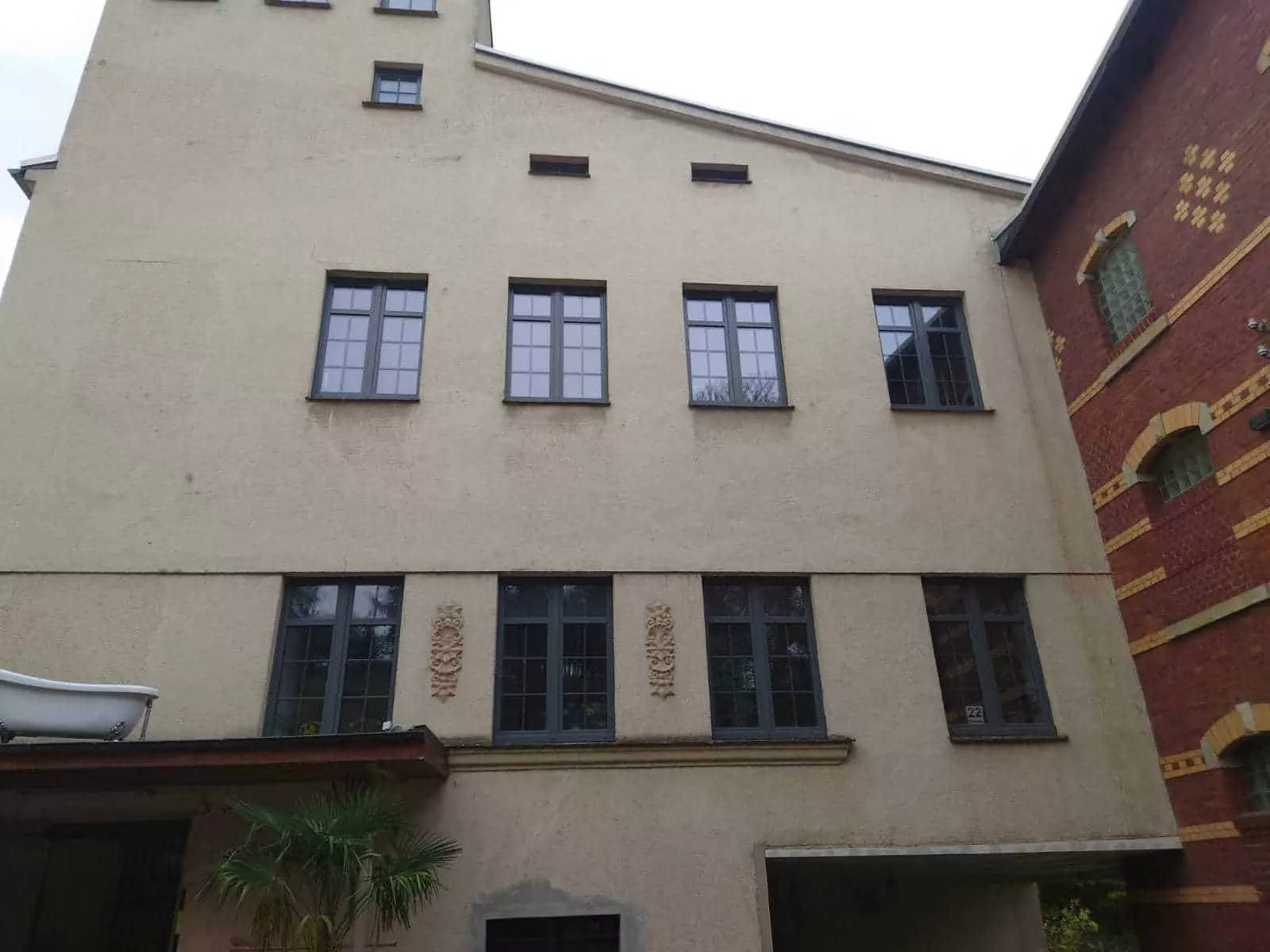 Fenstertransport in obere Stockwerke - Ludwigfabrik Amtsberg