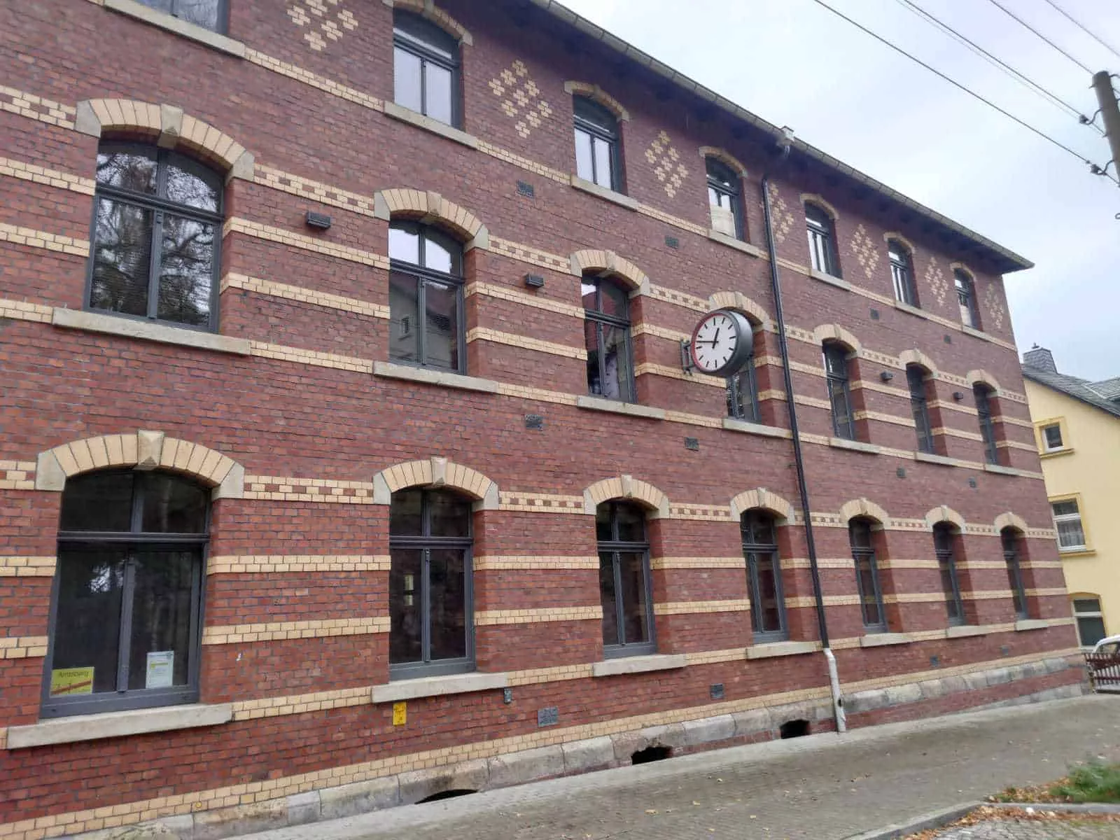 Fenstertransport in obere Stockwerke - Ludwigfabrik Amtsberg