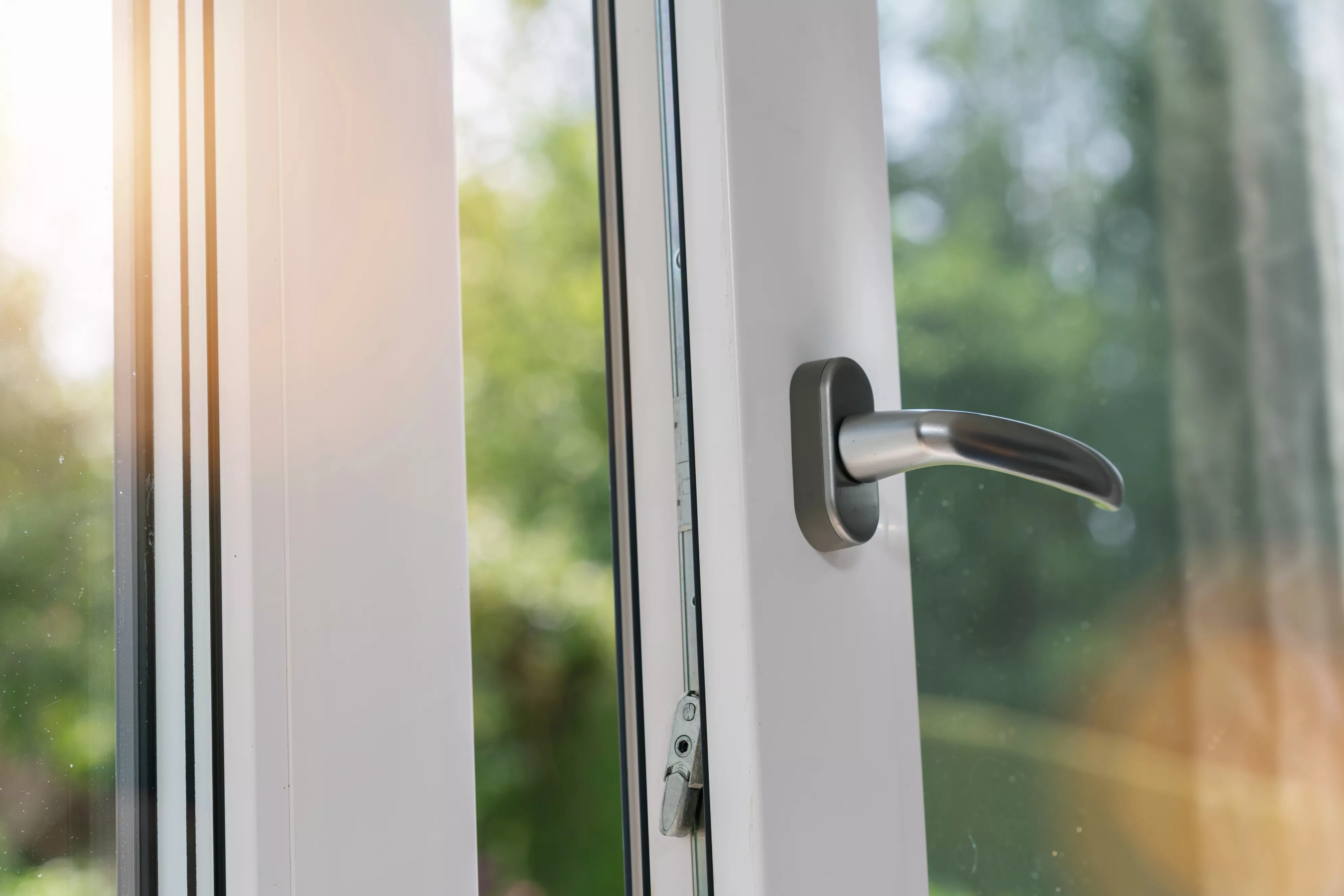 Fenster-Garnituren - TFK Fensterwerk GmbH - Türen Fenster Kröher